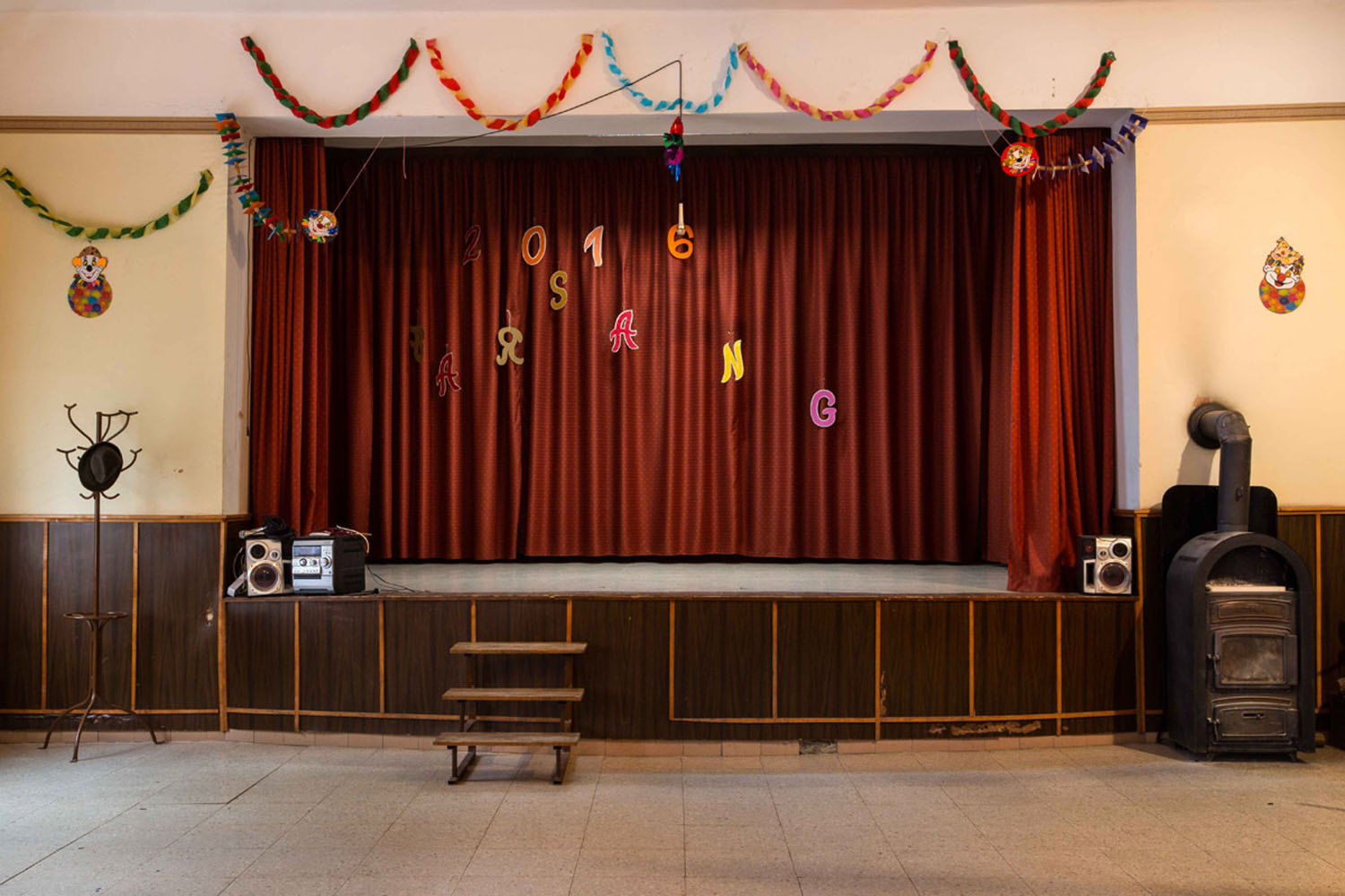 Tímár Sára: Kultúrházak