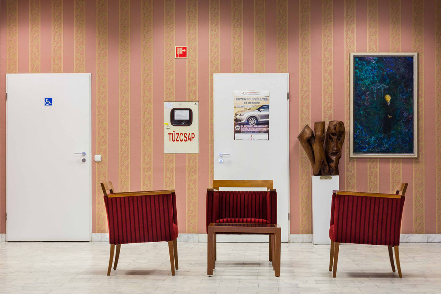 Tímár Sára: Kultúrházak