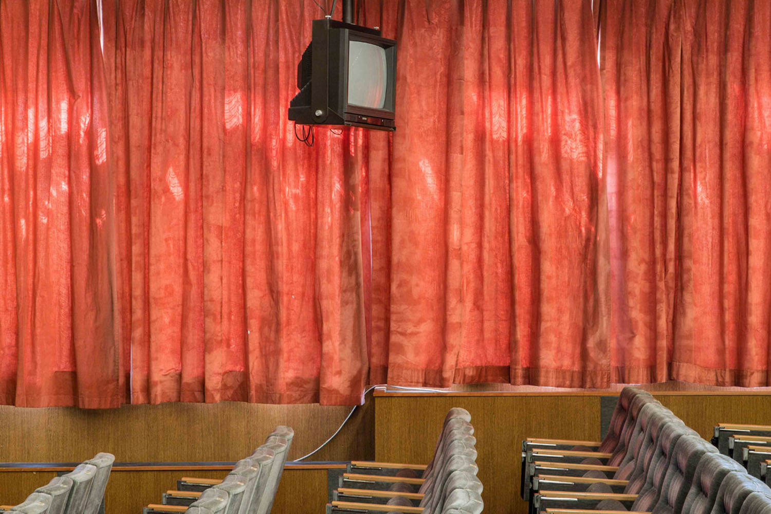 Tímár Sára: Kultúrházak