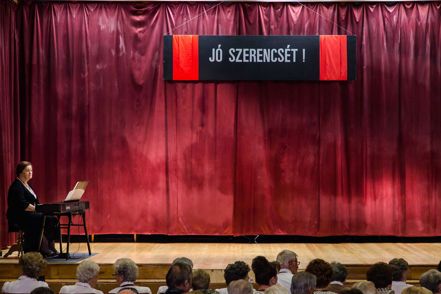 Tímár Sára: Kultúrházak