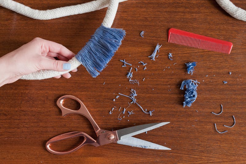 DIY: dobd fel a növényeket egy bohókás, színes-rojtos kaspóval! DIY: dobd fel a növényeket egy bohókás, színes-rojtos kaspóval!