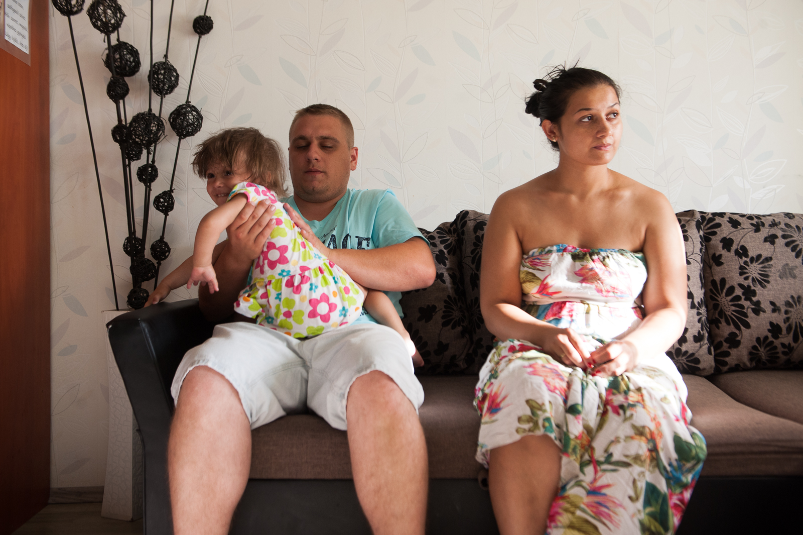 Egy matrac, egy rádió meg a karácsonyfa - ennél több nem is kell Egy matrac, egy rádió meg a karácsonyfa - ennél több nem is kell