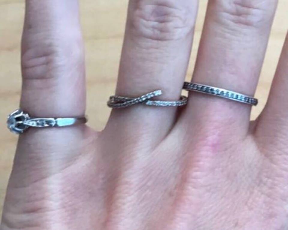 Emma Watson égre-földre keresi kedvenc gyűrűjét