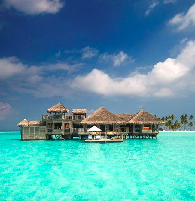 10 káprázatos nyaralóhely, ahol vízre épült bungalókban lazíthatsz