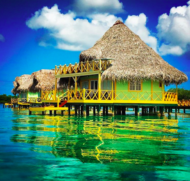 10 káprázatos nyaralóhely, ahol vízre épült bungalókban lazíthatsz