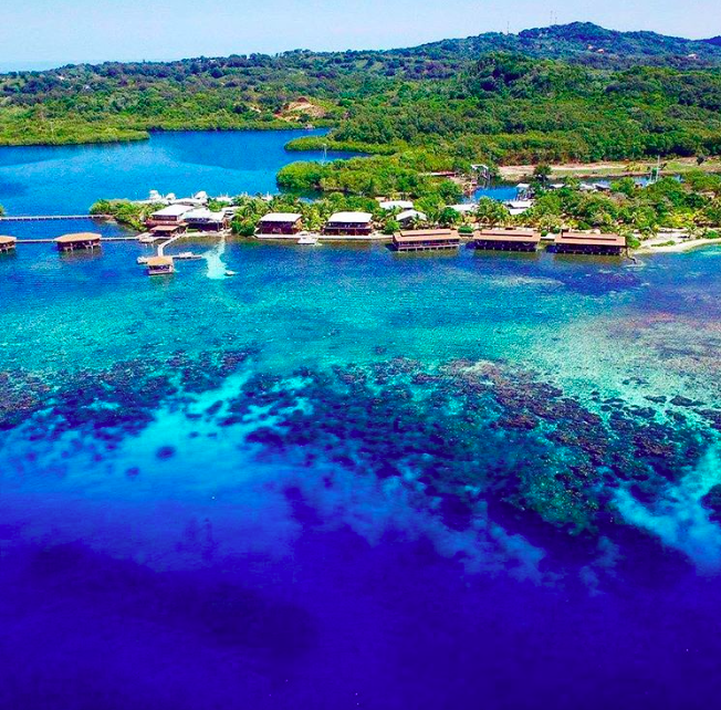 10 káprázatos nyaralóhely, ahol vízre épült bungalókban lazíthatsz