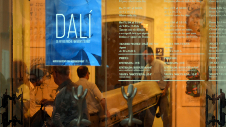 Felnyitották Salvador Dalí kriptáját