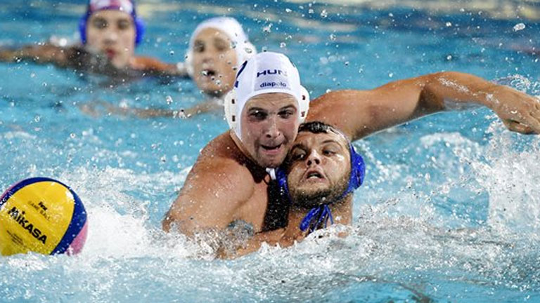 Török Béla (b) és a horvát Luka Loncar - MTI Fotó: Koszticsák Szilárd 