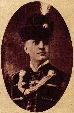 Egy a kevés képről, amely fennmaradt Szemző Gyuláról