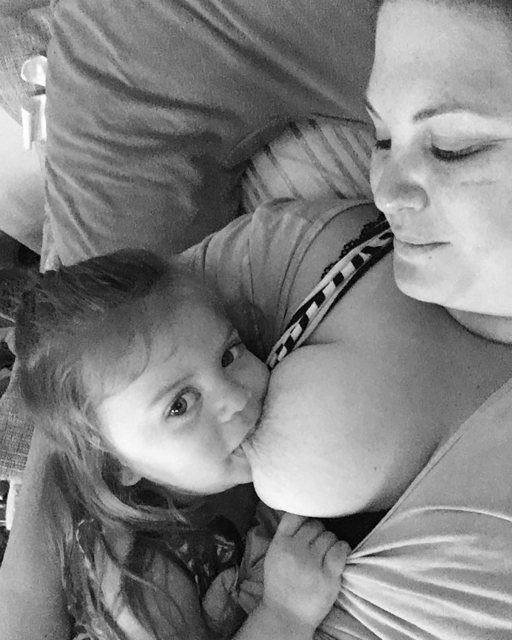 Hétköznapi édesanyák, akik büszkén mutatják meg magukat szoptatás közben