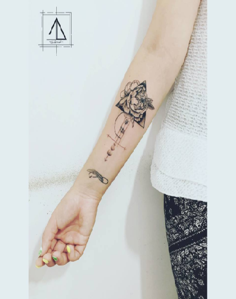 Sokan nem tudták róla, hogy az Éjjel-nappal Budapest mellett tetovál