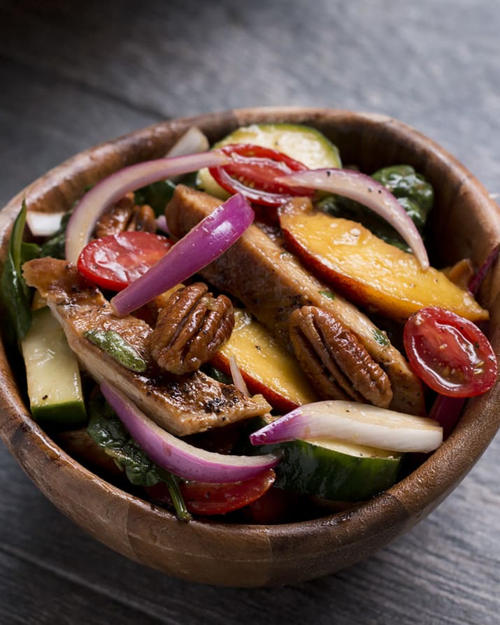 A nyár esszenciája ez a grillezett nektarinos saláta