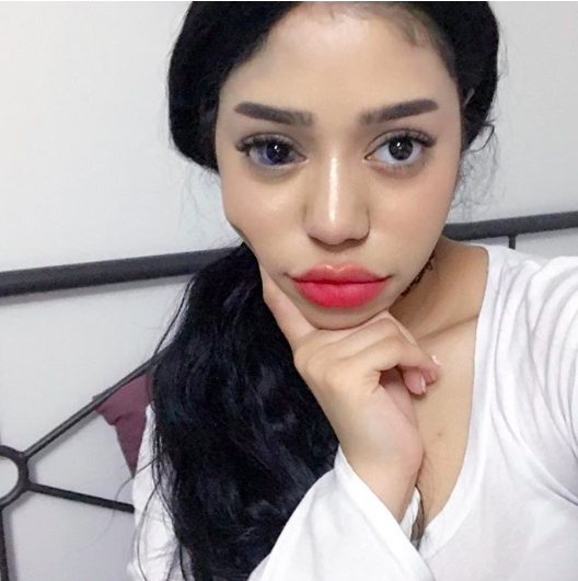 Elege van a vloggernek, akit folyton Elege van a vloggernek, akit folyton