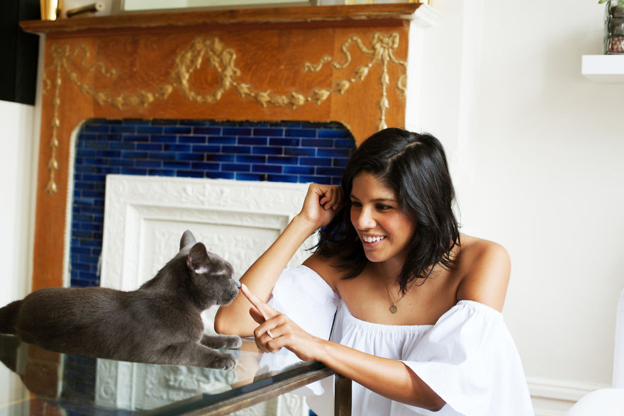 Nézegess egy rakás dögös cicust és cuki macskát Nézegess egy rakás dögös cicust és cuki macskát