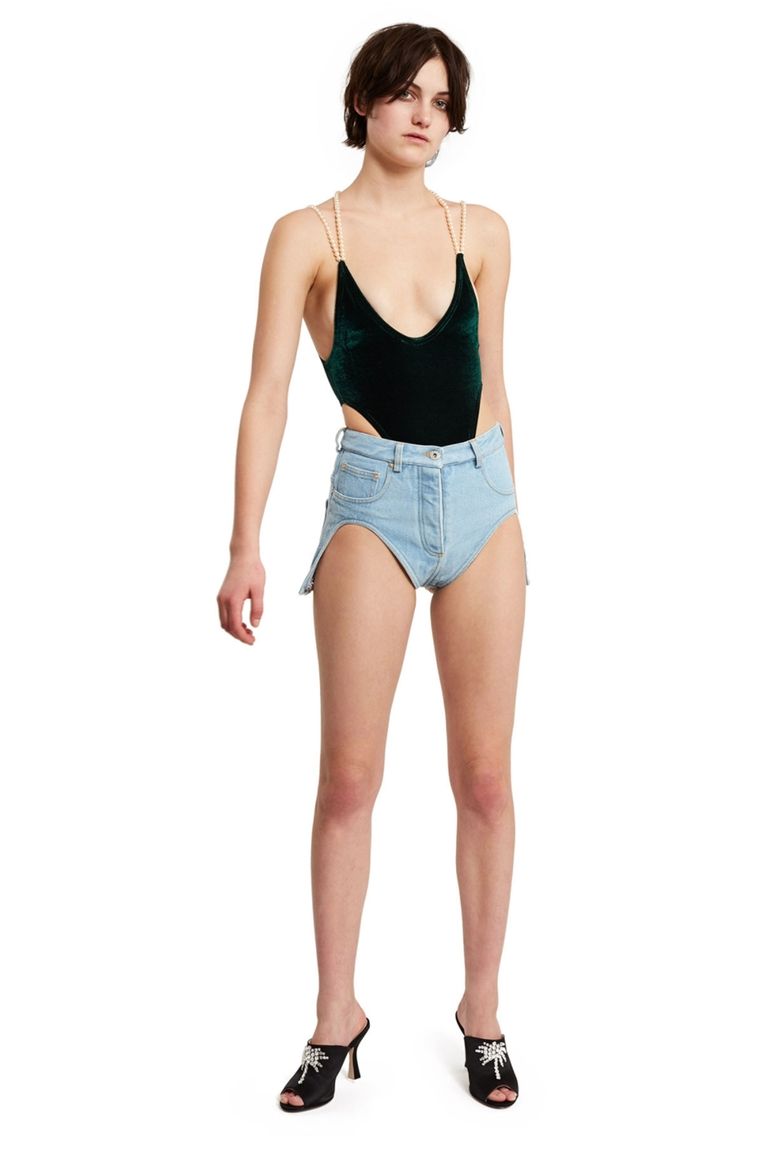 Egy mozdulattal sorttá alakíthatod ezt a farmert