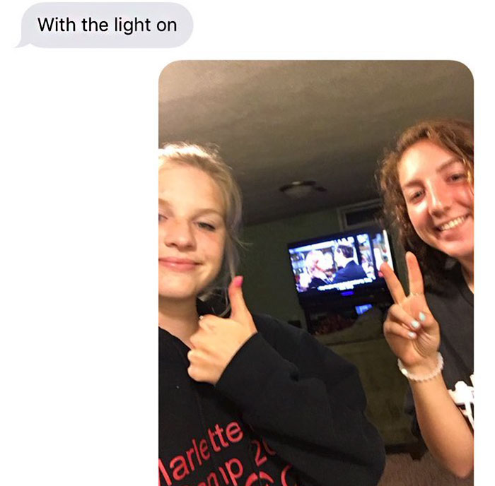 Zseniális módszerrel ellenőrzi lányát az anyuka