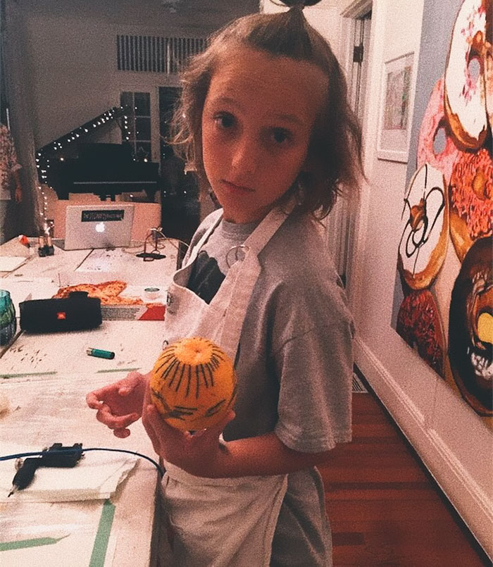 Elképesztő mintákat varr a 12 éves tetoválóművész