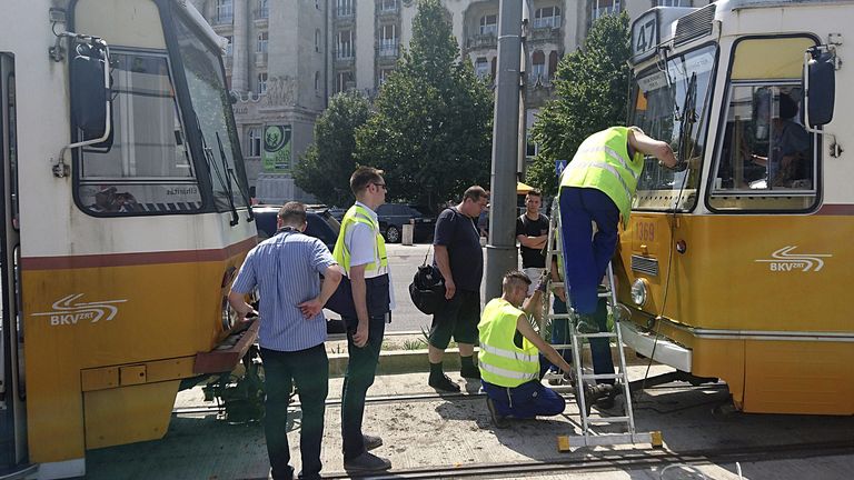 A forgalom már helyreállt a baleset eóta (Fotó: MTI/Mihádák Zoltán)