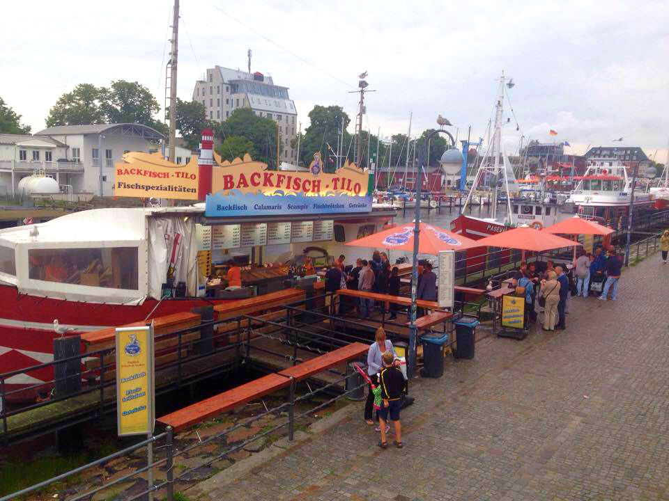 Warnemünde egyik halas büféje