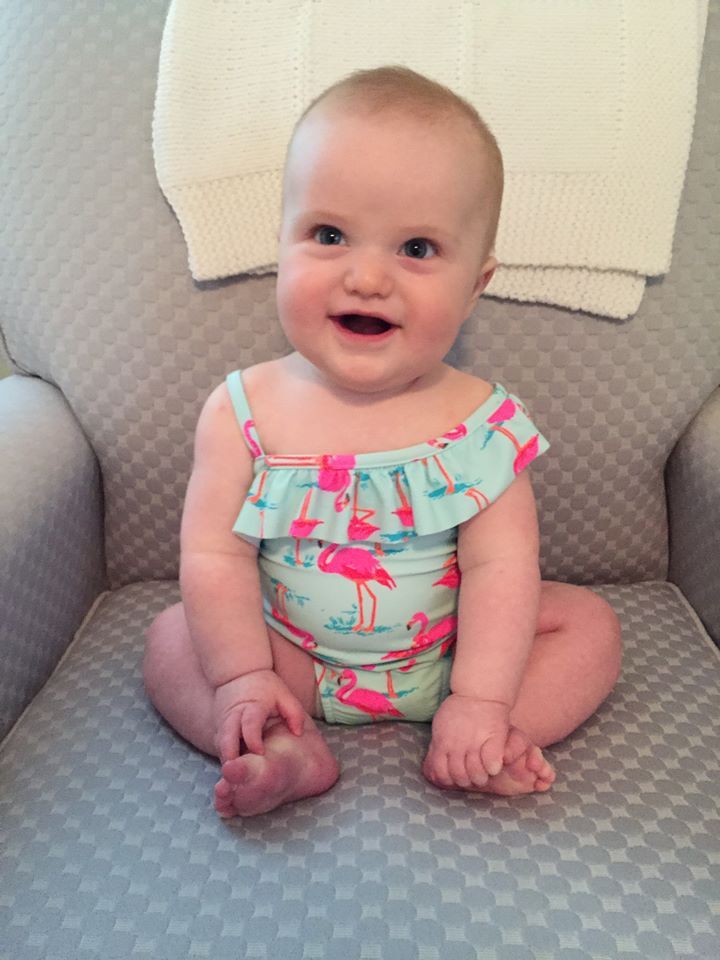 Garantáltan nem láttál még cukibbat a fürdőruhás bébiknél Garantáltan nem láttál még cukibbat a fürdőruhás bébiknél