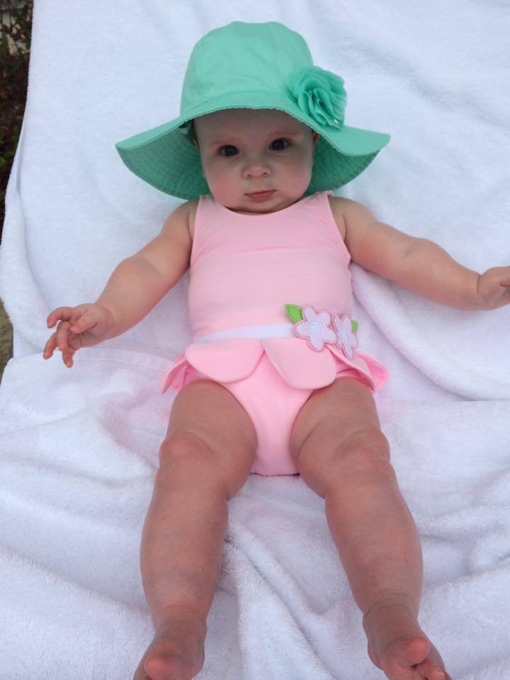 Garantáltan nem láttál még cukibbat a fürdőruhás bébiknél Garantáltan nem láttál még cukibbat a fürdőruhás bébiknél