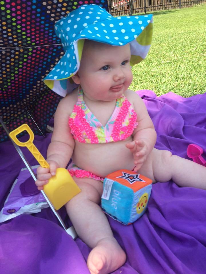 Garantáltan nem láttál még cukibbat a fürdőruhás bébiknél Garantáltan nem láttál még cukibbat a fürdőruhás bébiknél