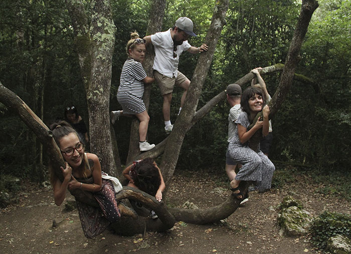 Óriásfejű nyaralós fotókkal sokkolta barátait a srác