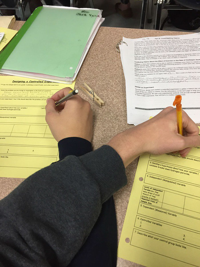 10 fotó, ami megmutatja, mennyire kínkeserves dolog balkezesnek lenni