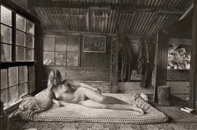 A meztelenség teljesen természetes volt Camp kommunájában.