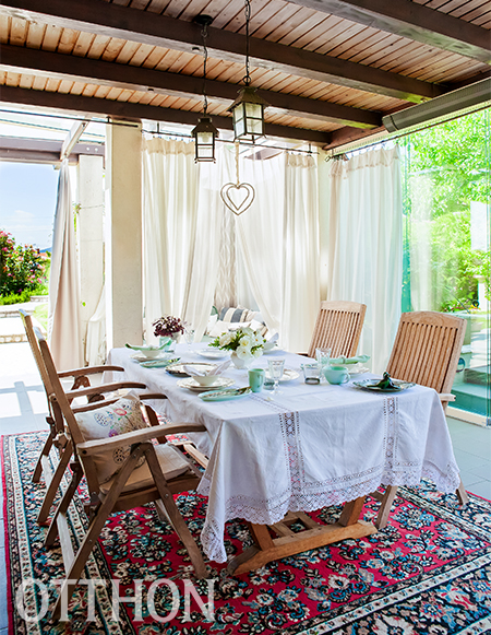 Nyaralót épített a saját háza mellé a szentendrei család