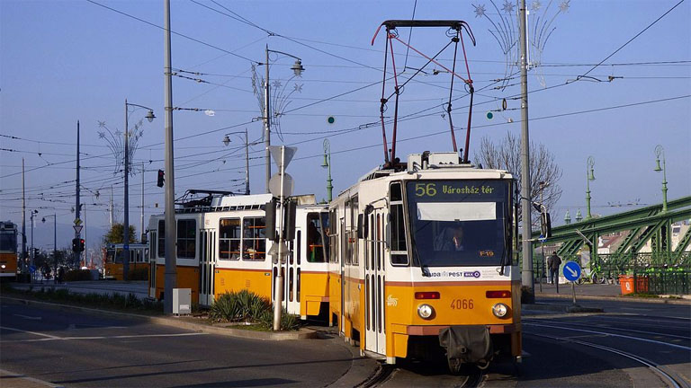 56-os jelzésű Tatra T5C5K villamos a Szent Gellért téren - Wikipedia