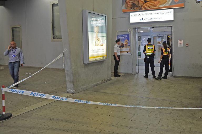 Holttestet találtak a Stadionoknál, több embert mentő vitt el