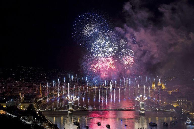 Ilyen volt a budapesti tűzijáték – fotók