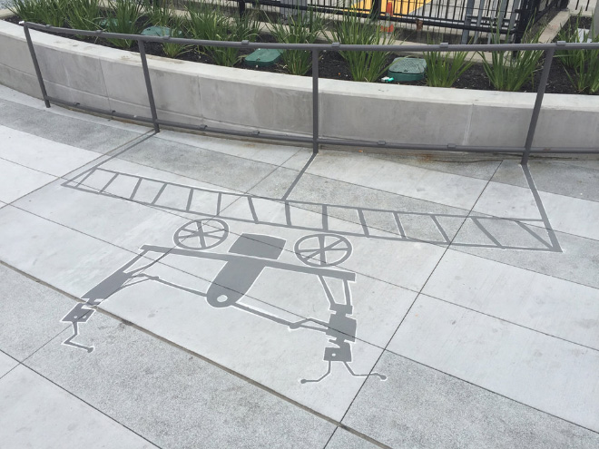 Hamis árnyékokkal hozza zavarba a járókelőket, egy kaliforniai művész