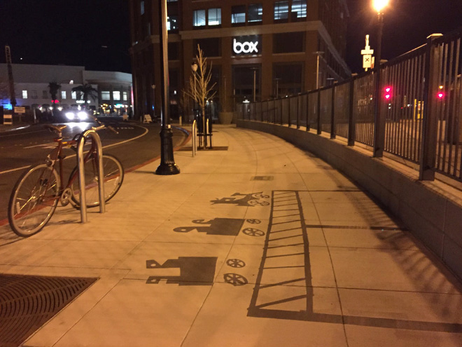 Hamis árnyékokkal hozza zavarba a járókelőket, egy kaliforniai művész