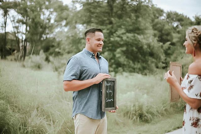 A fotós lekapta a pillanatot, amikor a férfi megtudta, hogy apa lesz