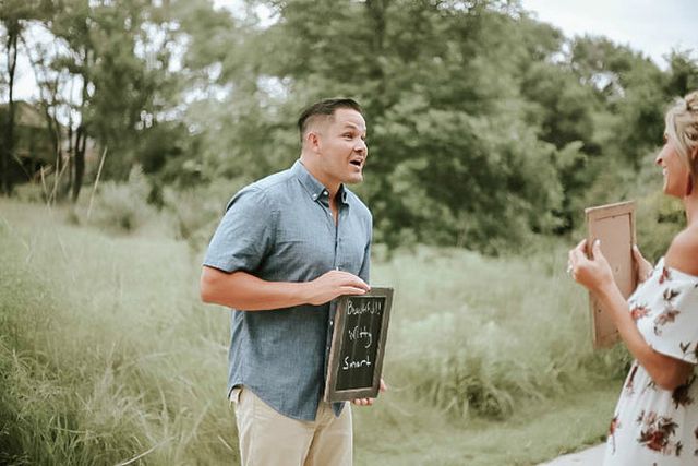 A fotós lekapta a pillanatot, amikor a férfi megtudta, hogy apa lesz