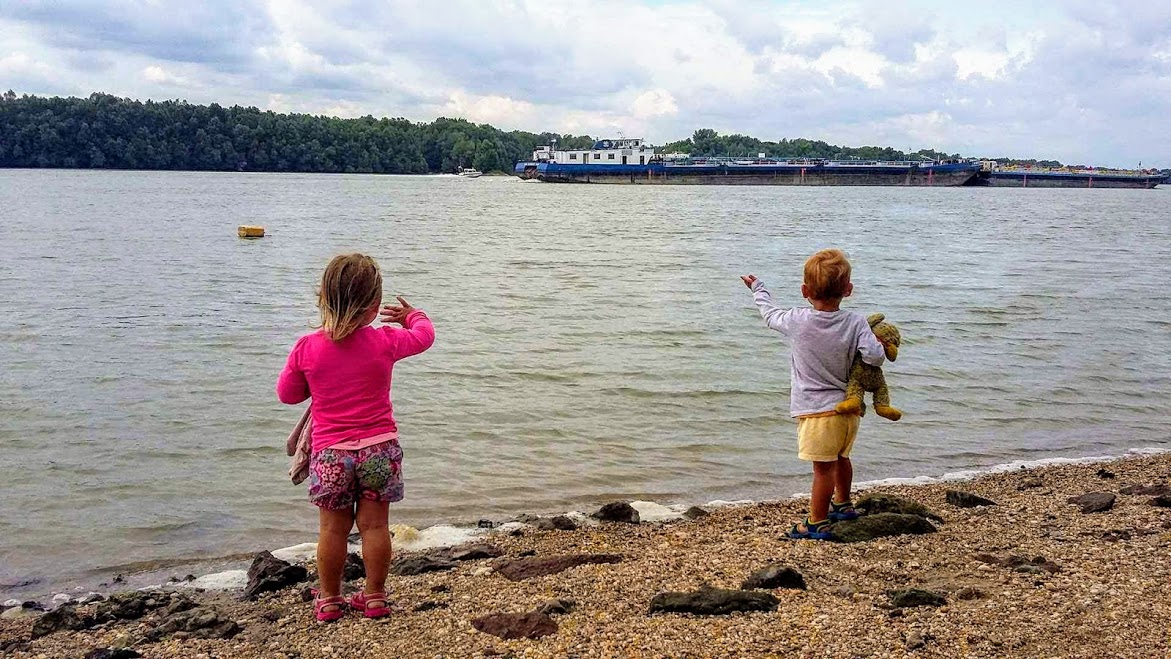 Az első elválás pillanata minden anya életében eljön - bölcsibe mennek az ikreim