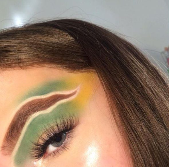 A hullámos szemöldök az a szépségtrend, amiből inkább nem kérünk A hullámos szemöldök az a szépségtrend, amiből inkább nem kérünk