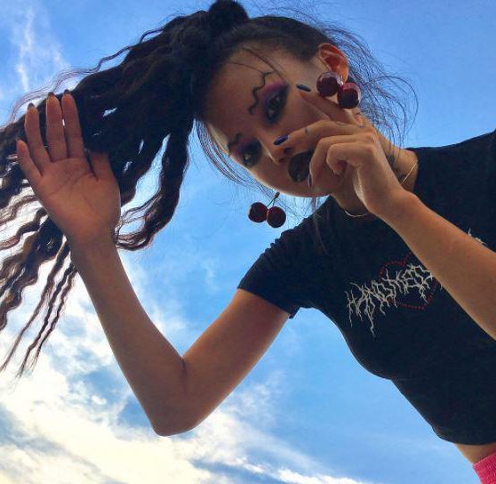 A hullámos szemöldök az a szépségtrend, amiből inkább nem kérünk