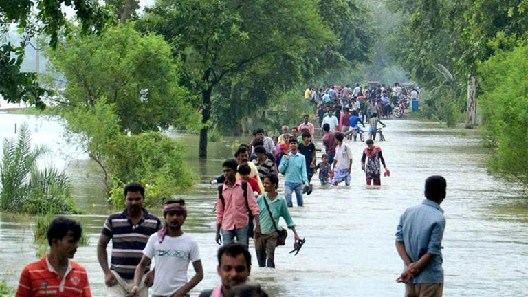 Nepálban és Bangladesben is milliókat érint a természeti katasztrófa (Fotó: Hindustan Times)