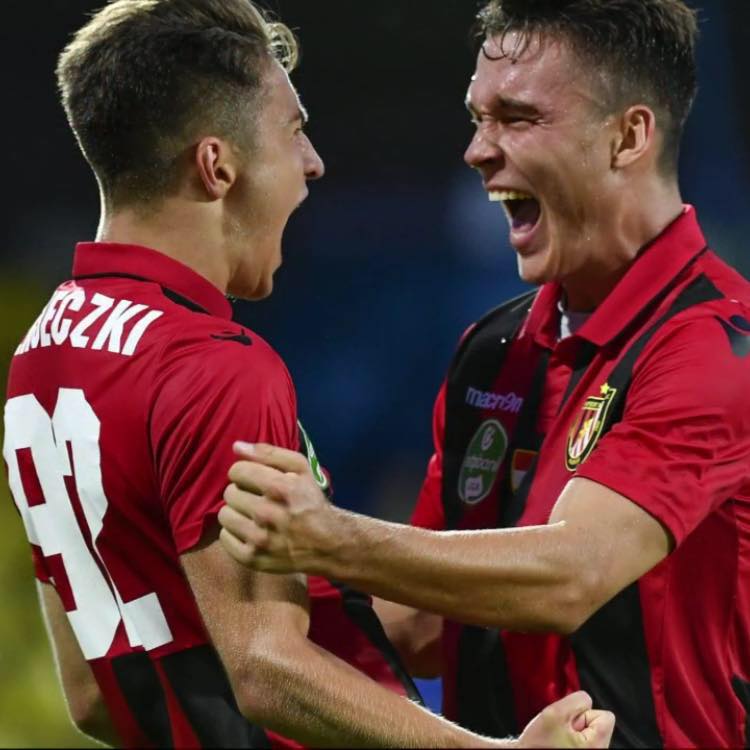 Agydaganattal műtötték, de visszatért a pályára a 19 focista, Herjeczki Kristóf Agydaganattal műtötték, de visszatért a pályára a 19 focista, Herjeczki Kristóf