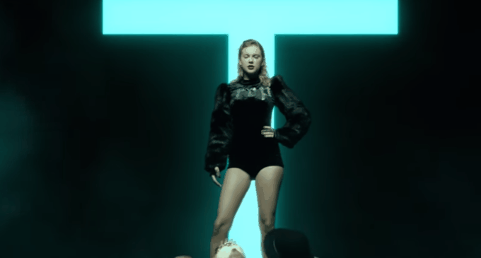 Taylor Swift a sok másik Taylor Swifttel