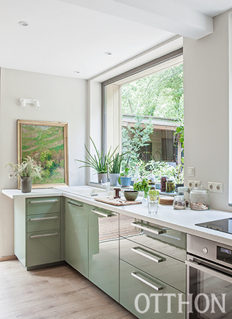 Nézz be egy budai konténerházba!