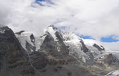Grossglockner - az osztrák Alpok legmagasabb csúcsa előbújt a felhők mögül