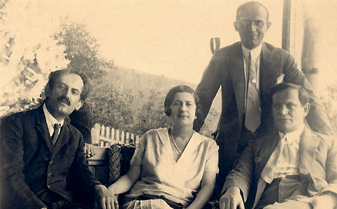 Babits Mihály, Tóth Árpád, felesége, Tóth Annus és Karinthy Frigyes 1926-ban