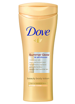 Dove Summer Glow Csillámló Önbarnítós Testápoló világosabb bőrre, 999 Ft.(fotó)