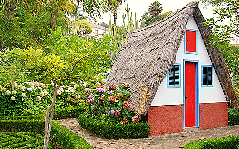 A sziget egyik fő látványossága a tipikus Madeira ház