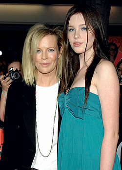 Kim Basinger és lánya