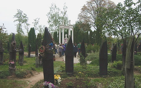 A csónakos fejfás temető